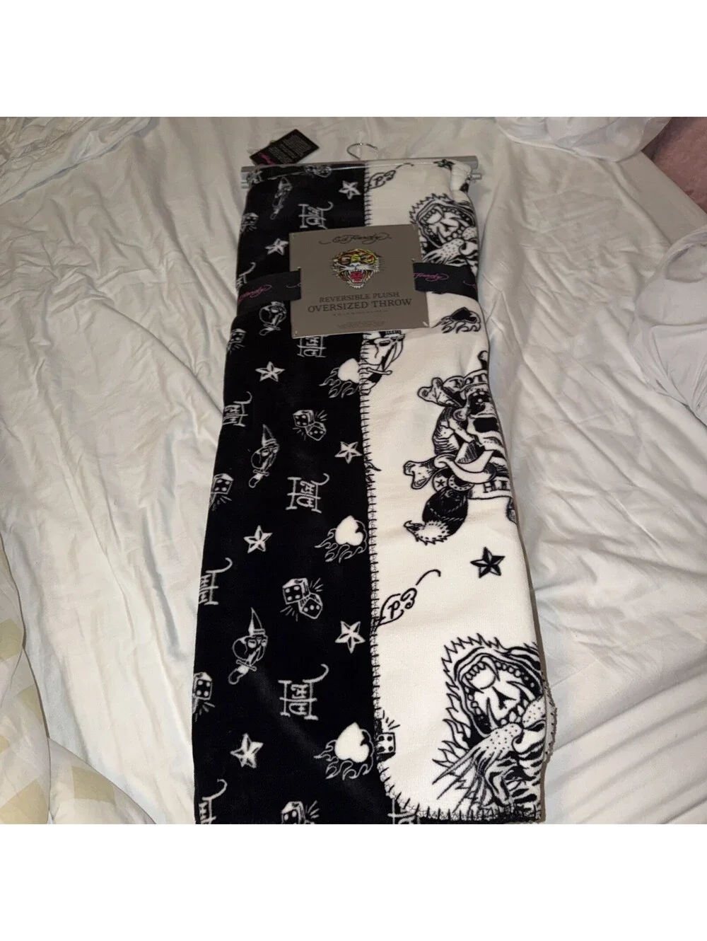 Ed Hardy Reversible Plush Oversized Throw Blanket Black/White Skull Tattoo 60x70